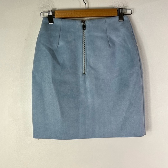 Misguided Baby Blue Faux Suede Zip Detail Mini Skirt - Picture 3 of 5